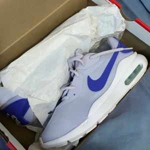 Woman Nike air max